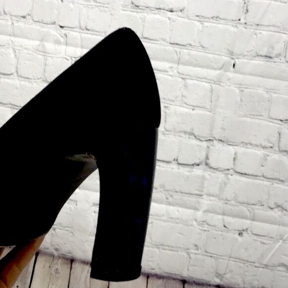 Career Ellen Tracy Black Heel With Translucent Heel Classic with a twist - Picture 3 of 9